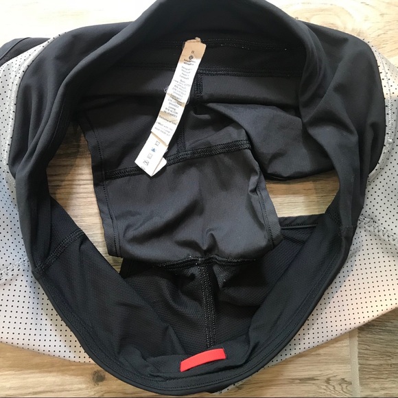 Lululemon Speed Shorts - SE Reflective, Size 6 - Picture 7 of 8